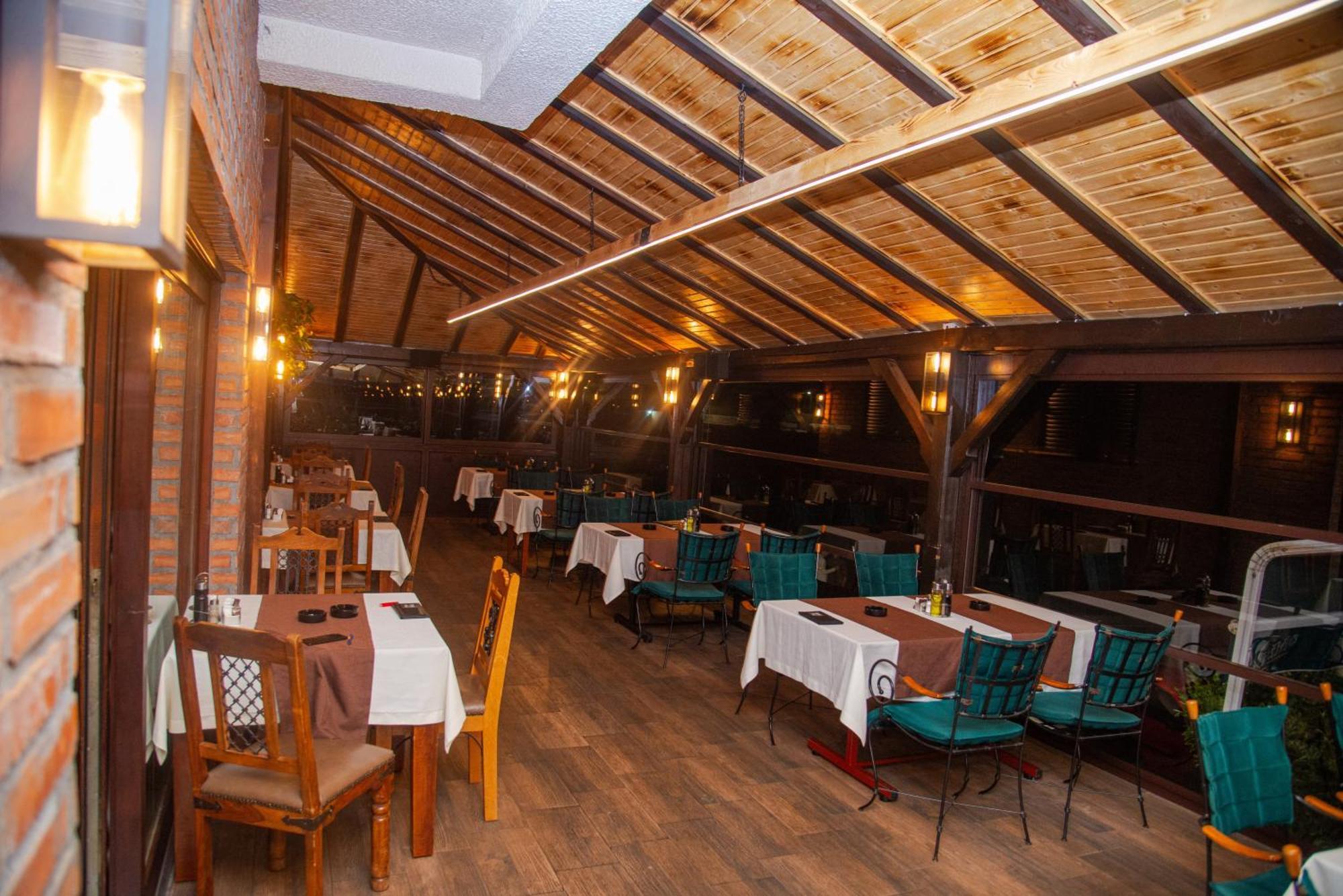 ביילו פוליה Hotel Dvor מראה חיצוני תמונה