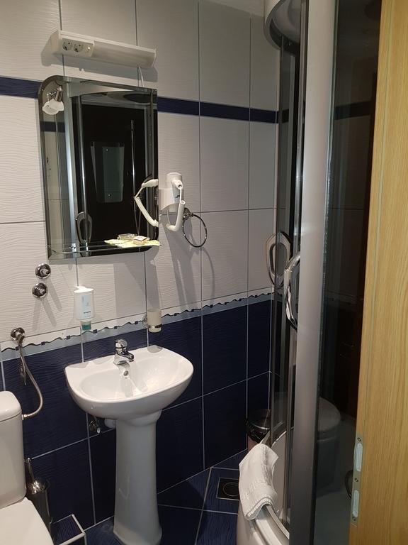 ביילו פוליה Hotel Dvor מראה חיצוני תמונה