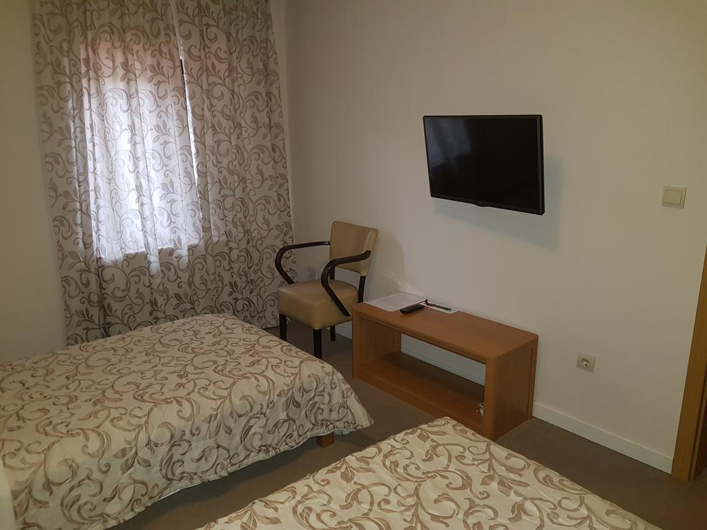 ביילו פוליה Hotel Dvor מראה חיצוני תמונה